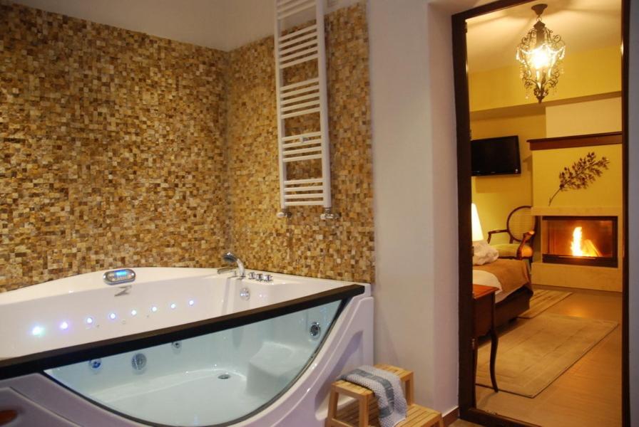 Agapi Luxury Hotel Káto Loutrákion Zimmer foto